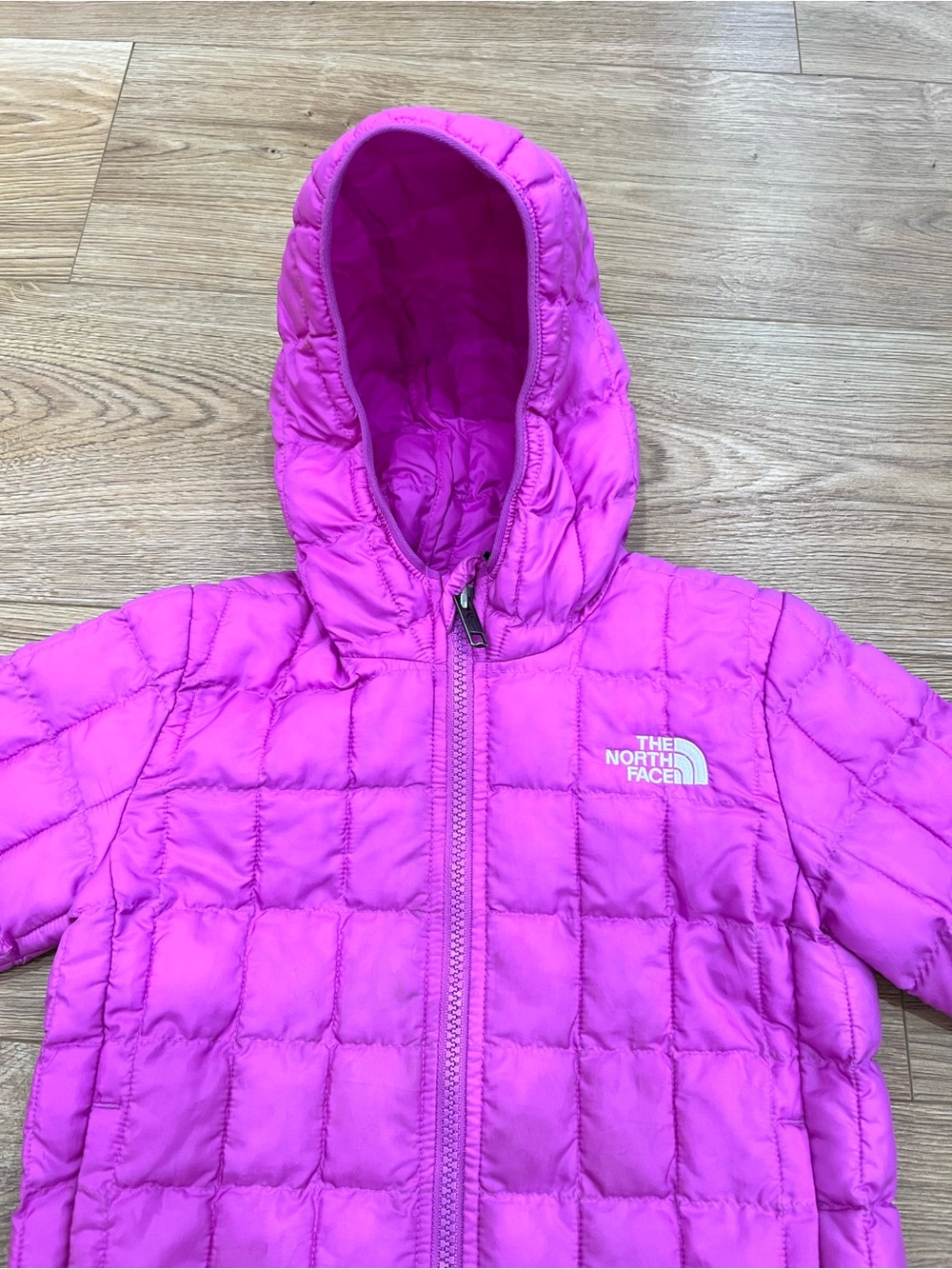 The North Face Girls' Pink Magenta Quilted Hooded Puffer Jacket Youth Size 3 - Picture 8 of 16